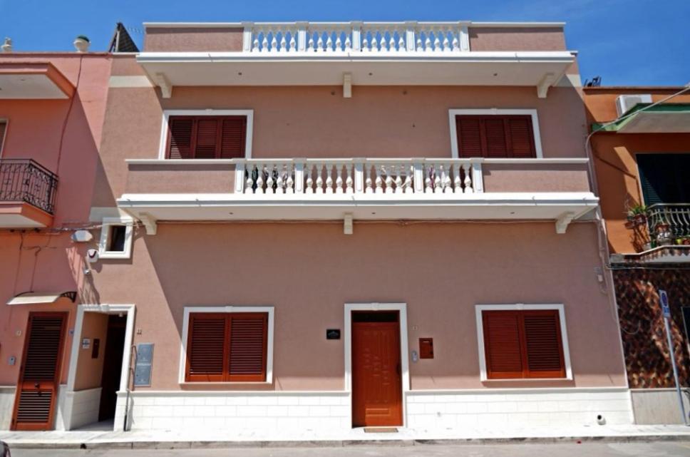 Aparthotel Il Vittoriano à Porto Cesareo Extérieur photo