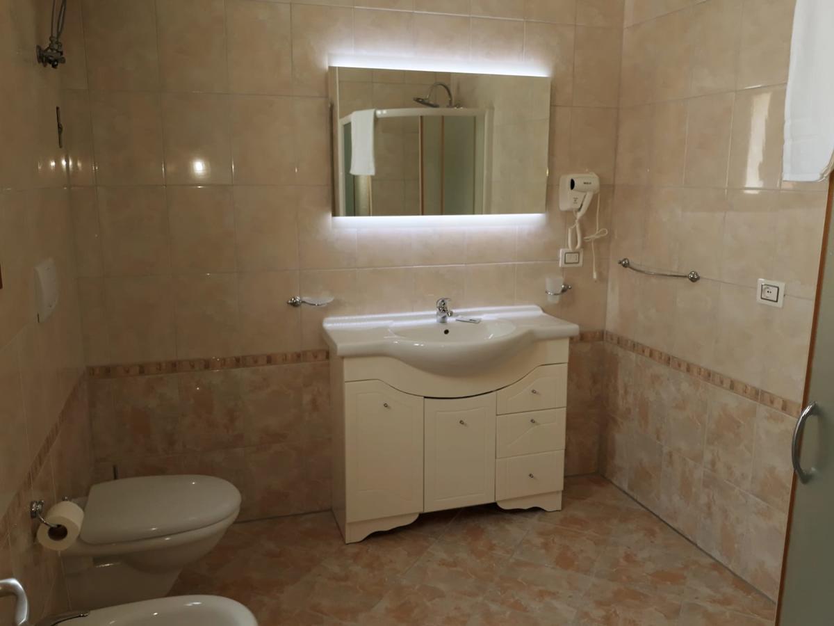 Aparthotel Il Vittoriano à Porto Cesareo Extérieur photo